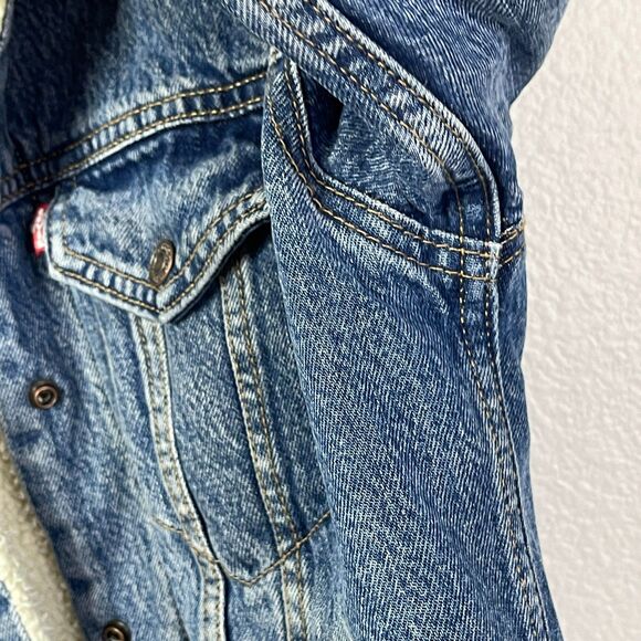 Levi’s Sherpa Denim Jacket Women’s XS Boho Coastal Cowgirl Western Trucker Jean - Picture 11 of 12